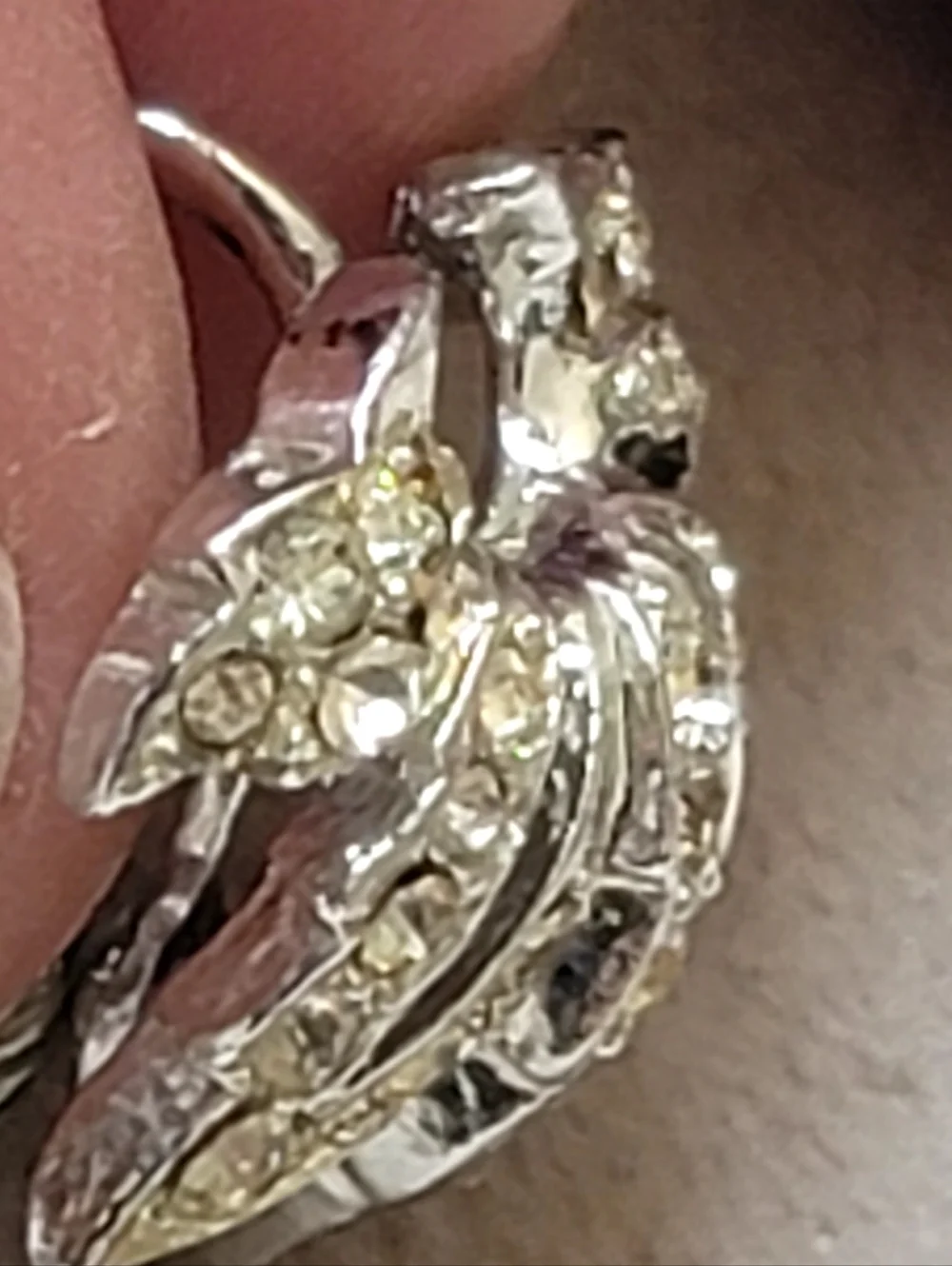 Vtg BOUCHER Clip Earrings Silvertone Rhinestone Leaf Signed (Rhodium Plating)